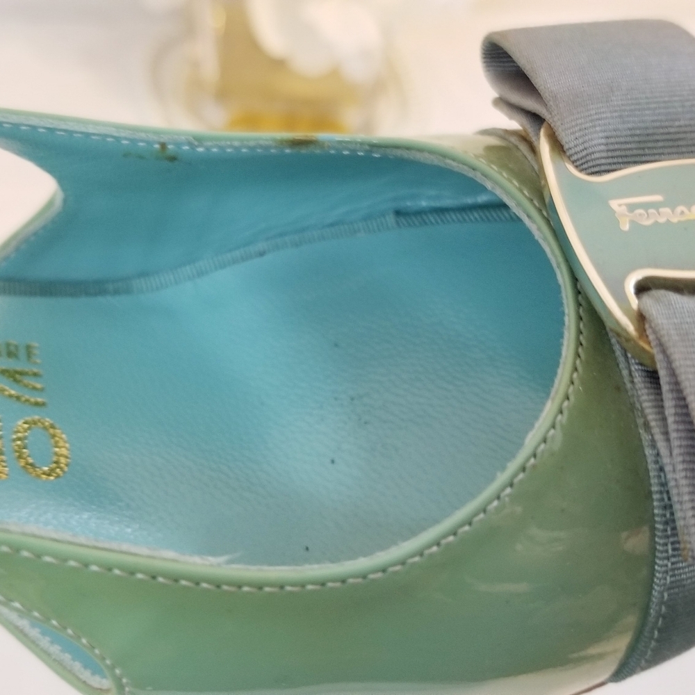 Salvatore Ferragamo Vintage Mint Green Peep Toe Bow Slingback Heels - Picture 10 of 15